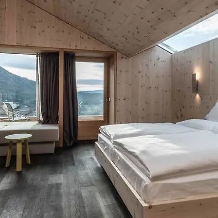 La Paula Apartments&suites Hotel 4*