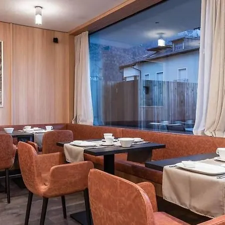 La Paula Apartments&suites Hotel 4*
